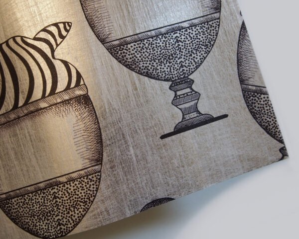 Carta da parati Madreperla effetto metallizzato con fili di seta e riflessi perlacei, elegante e luminosa