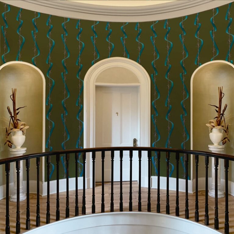 True Love isn’t Hearts and Flowers Verde Oliva | Wallpaper